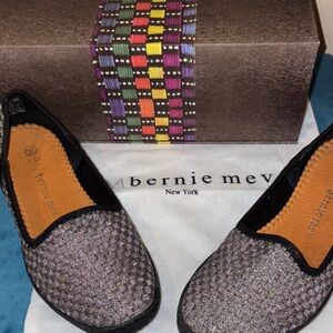 bernie mev. Women's Black and Silver Flats